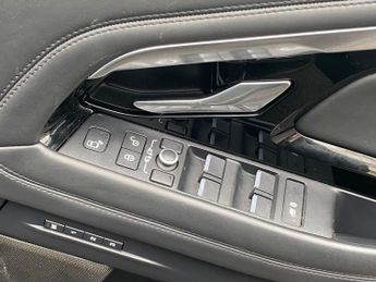 LAND ROVER RANGE ROVER EVOQUE 2.0 D180 MHEV R-Dynamic HSE SUV 5dr Diesel Auto 4WD Euro 6 (s/s)