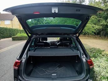 VOLKSWAGEN TIGUAN 2.0 TDI R-Line Tech SUV 5dr Diesel DSG Euro 6 (s/s) (150 ps).*AU