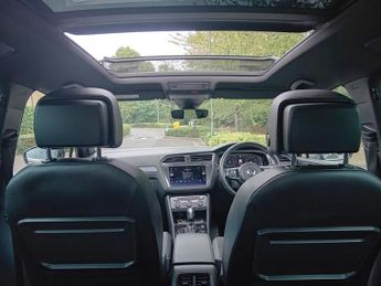 VOLKSWAGEN TIGUAN 2.0 TDI R-Line Tech SUV 5dr Diesel DSG Euro 6 (s/s) (150 ps).*AU