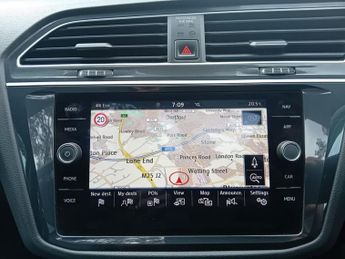 VOLKSWAGEN TIGUAN 2.0 TDI R-Line Tech SUV 5dr Diesel DSG Euro 6 (s/s) (150 ps).*AU