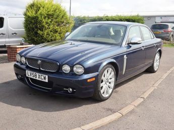 Jaguar XJ 2.7 TD Executive Saloon 4dr Diesel Automatic (214 g/km, 204 bhp)