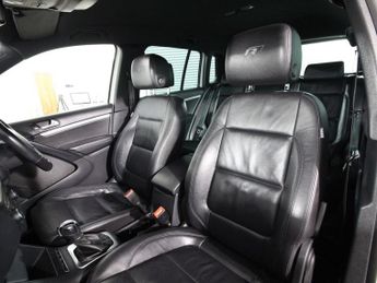 VOLKSWAGEN TIGUAN 2.0 TDI BlueMotion Tech R-Line SUV 5dr Diesel DSG 4WD Euro 5 (s/