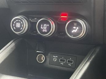 RENAULT CLIO 1.3 TCe RS Line Hatchback 5dr Petrol EDC Euro 6 (s/s) (130 ps)