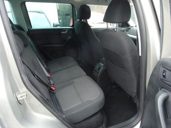 SKODA YETI 2.0 TDI SE SUV 5dr Diesel DSG 4WD Euro 5 (140 ps)