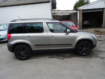 SKODA YETI 2.0 TDI SE SUV 5dr Diesel DSG 4WD Euro 5 (140 ps)