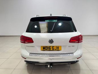 VOLKSWAGEN TOUAREG 3.0 TDI V6 BlueMotion Tech R-Line SUV 5dr Diesel Tiptronic 4WD E