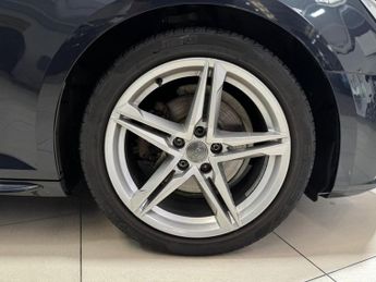 AUDI A4 2.0 TDI S line Saloon 4dr Diesel S Tronic Euro 6 (s/s) (150 ps)