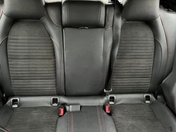 MERCEDES-BENZ GLA 1.6 GLA200 AMG Line Edition SUV 5dr Petrol 7G-DCT Euro 6 (s/s) (
