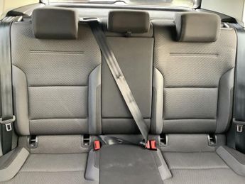 VOLKSWAGEN E-GOLF 35.8kWh e-Golf Hatchback 5dr Electric Auto (136 ps)