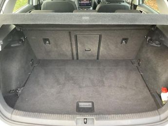 VOLKSWAGEN E-GOLF 35.8kWh e-Golf Hatchback 5dr Electric Auto (136 ps)