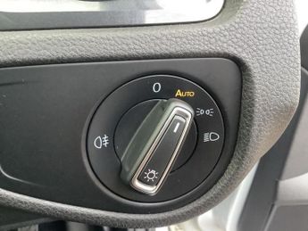 VOLKSWAGEN E-GOLF 35.8kWh e-Golf Hatchback 5dr Electric Auto (136 ps)