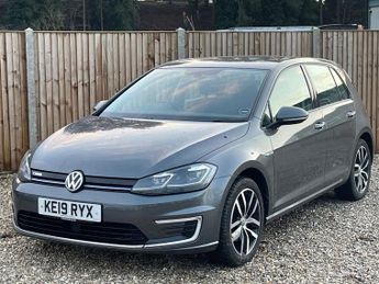 Volkswagen Golf 35.8kWh e-Golf Hatchback 5dr Electric Auto (136 ps)