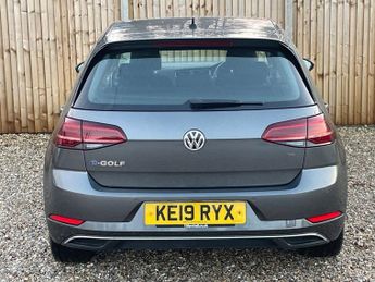 VOLKSWAGEN E-GOLF 35.8kWh e-Golf Hatchback 5dr Electric Auto (136 ps)