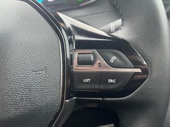 PEUGEOT E-2008 50kWh Active Premium + SUV 5dr Electric Auto (7kW Charger) (136 