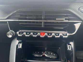 PEUGEOT E-2008 50kWh Active Premium + SUV 5dr Electric Auto (7kW Charger) (136 