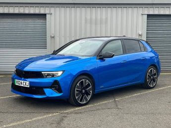 VAUXHALL Astra Electric 54kWh Ultimate Hatchback 5dr Electric Auto (156 ps)