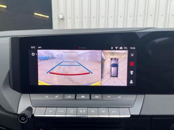 VAUXHALL Astra Electric 54kWh Ultimate Hatchback 5dr Electric Auto (156 ps)