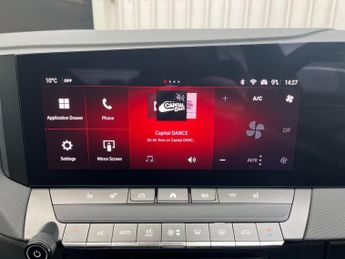VAUXHALL Astra Electric 54kWh Ultimate Hatchback 5dr Electric Auto (156 ps)