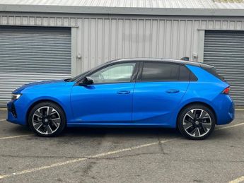 VAUXHALL Astra Electric 54kWh Ultimate Hatchback 5dr Electric Auto (156 ps)