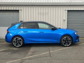 VAUXHALL Astra Electric 54kWh Ultimate Hatchback 5dr Electric Auto (156 ps)