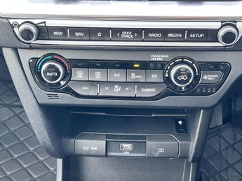 KIA NIRO 64kWh 4 SUV 5dr Electric Auto (201 bhp)
