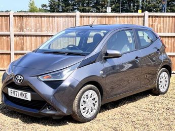 Toyota AYGO 1.0 VVT-i x-play Hatchback 5dr Petrol Manual Euro 6 (s/s) (71 ps