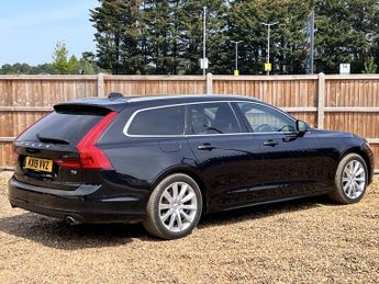 VOLVO V90 2.0 T4 GPF Momentum Pro Estate 5dr Petrol Auto Euro 6 (s/s) (190