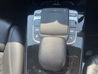 MERCEDES-BENZ A-CLASS 1.3 A180 SE Hatchback 5dr Petrol 7G-DCT Euro 6 (s/s) (136 ps)