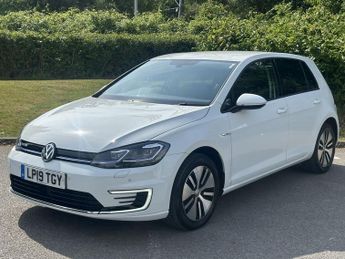 Volkswagen Golf 35.8kWh e-Golf Hatchback 5dr Electric Auto (136 ps)