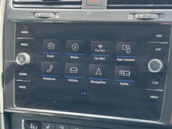 VOLKSWAGEN E-GOLF 35.8kWh e-Golf Hatchback 5dr Electric Auto (136 ps)