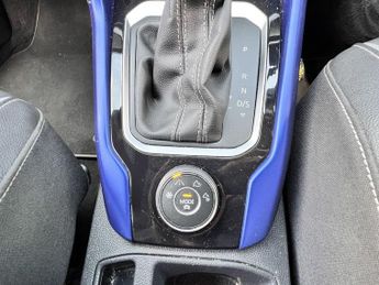 VOLKSWAGEN T-ROC 2.0 TSI R SUV 5dr Petrol DSG 4Motion Euro 6 (s/s) (300 ps)