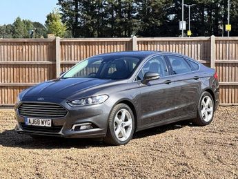 FORD MONDEO 2.0 TiVCT Vignale Saloon 4dr Petrol Hybrid CVT 6Spd Euro 6 (s/s)