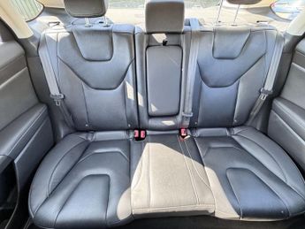 FORD MONDEO 2.0 TiVCT Vignale Saloon 4dr Petrol Hybrid CVT 6Spd Euro 6 (s/s)