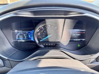 FORD MONDEO 2.0 TiVCT Vignale Saloon 4dr Petrol Hybrid CVT 6Spd Euro 6 (s/s)