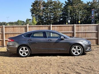 FORD MONDEO 2.0 TiVCT Vignale Saloon 4dr Petrol Hybrid CVT 6Spd Euro 6 (s/s)