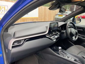 TOYOTA C-HR 1.8 VVT-h Icon SUV 5dr Petrol Hybrid CVT Euro 6 (s/s) (122 ps)
