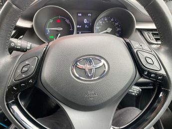 TOYOTA C-HR 1.8 VVT-h Icon SUV 5dr Petrol Hybrid CVT Euro 6 (s/s) (122 ps)