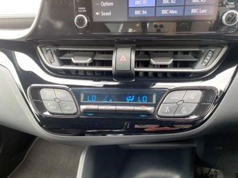 TOYOTA C-HR 1.8 VVT-h Icon SUV 5dr Petrol Hybrid CVT Euro 6 (s/s) (122 ps)