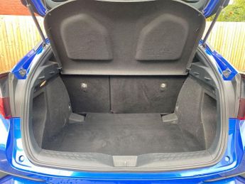 TOYOTA C-HR 1.8 VVT-h Icon SUV 5dr Petrol Hybrid CVT Euro 6 (s/s) (122 ps)