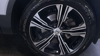 VOLVO XC40 2.0 B4 MHEV Inscription Pro SUV 5dr Petrol Hybrid Auto Euro 6 (s