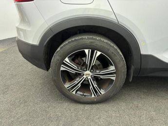 VOLVO XC40 2.0 B4 MHEV Inscription Pro SUV 5dr Petrol Hybrid Auto Euro 6 (s
