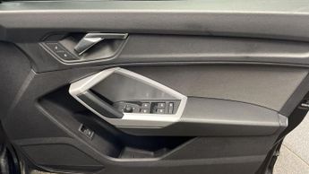 AUDI Q3 1.5 TFSI CoD 35 Technik SUV 5dr Petrol S Tronic Euro 6 (s/s) (15