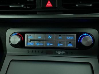 HYUNDAI KONA 64kWh Premium SUV 5dr Electric Auto (10.5kW Charger) (204 ps)