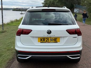 VOLKSWAGEN TIGUAN 2.0 TDI Elegance SUV 5dr Diesel DSG 4Motion Euro 6 (s/s) (150 ps