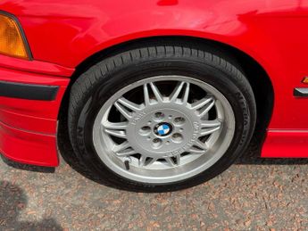 BMW 3 SERIES 2.5 325tds Touring 5dr Diesel Automatic (143 bhp)