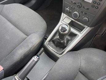 VAUXHALL ASTRA 1.6i 16v Life Hatchback 5dr Petrol Manual (158 g/km, 103 bhp) MO