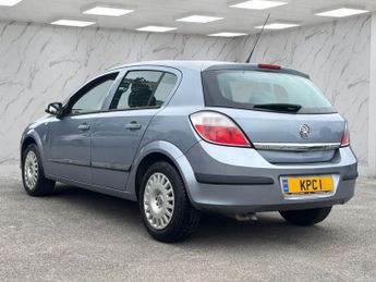 VAUXHALL ASTRA 1.6i 16v Life Hatchback 5dr Petrol Manual (158 g/km, 103 bhp) MO