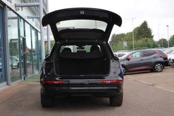 AUDI Q5 2.0 TDI 40 Black Edition SUV 5dr Diesel S Tronic quattro Euro 6 