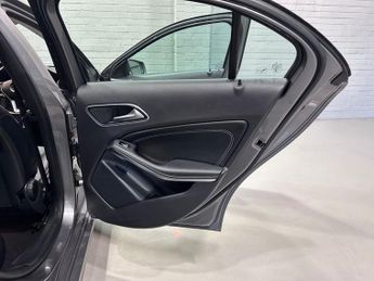MERCEDES-BENZ A-CLASS 2.1 A200 CDI Sport Hatchback 5dr Diesel 7G-DCT Euro 6 (s/s) (136