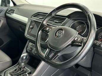 VOLKSWAGEN TIGUAN 2.0 TDI SE Navigation SUV 5dr Diesel DSG 4Motion Euro 6 (s/s) (1